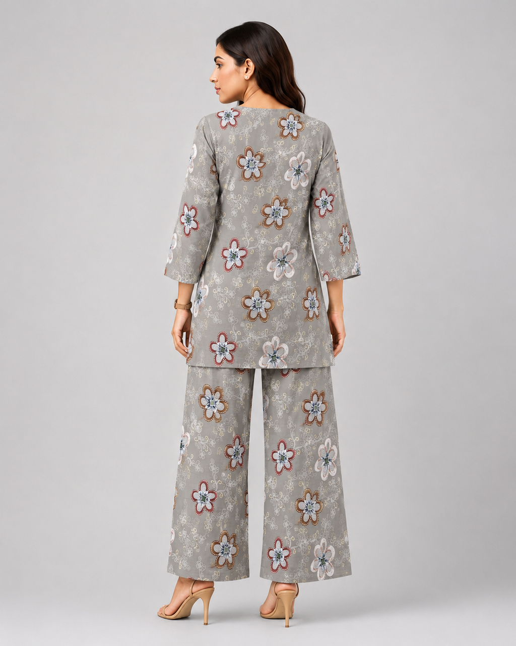 Serenaire Elara Blossom Cluster Tunic Co-ord Set in Grey — look 3