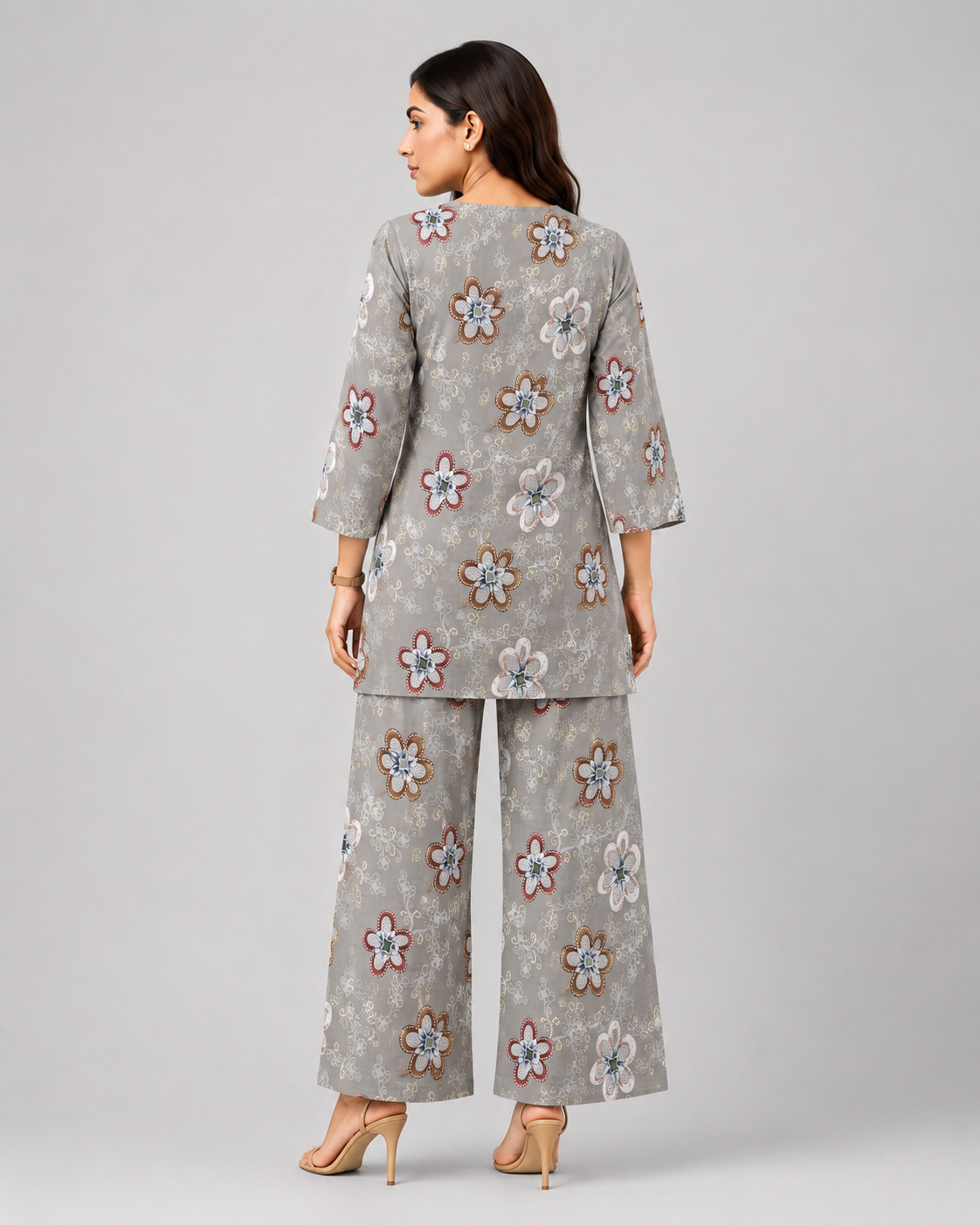 Serenaire Elara Blossom Cluster Tunic Co-ord Set in Grey — look 3