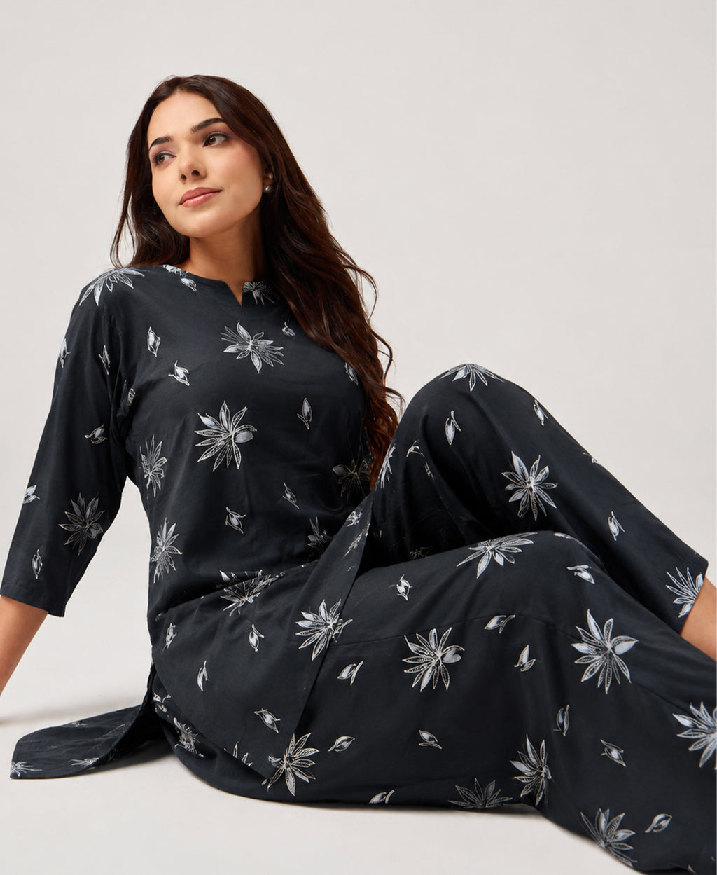 Serenaire Elara Starburst Tunic Co-ord Set in Black — look 3