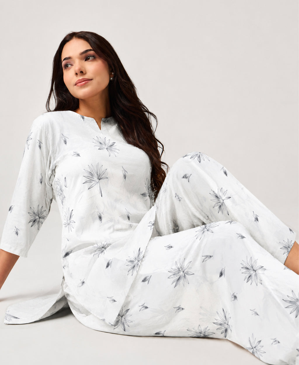 Serenaire Elara Starburst Tunic Co-ord Set in White — look 2